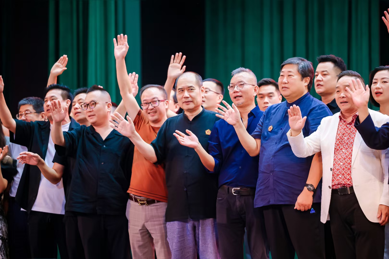 和邦設計創(chuàng)始人劉擁軍先生參加深圳市室內(nèi)設計師協(xié)會20周年慶典